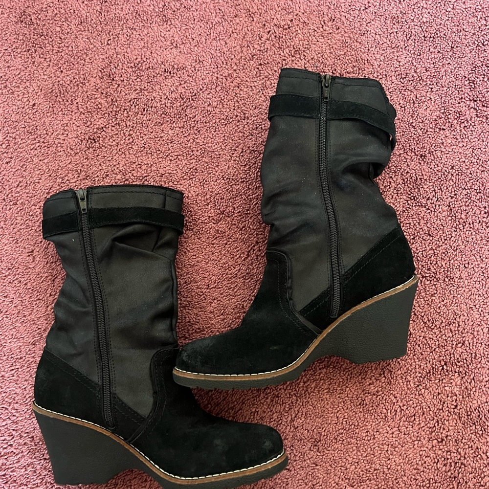 White Mountain Black Leather Wedge Heel Boots 9.5